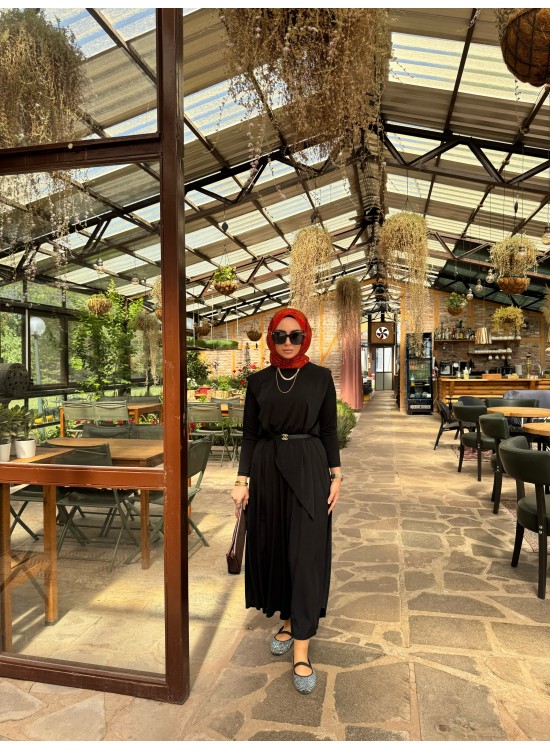 Sandy Siyah Takım 